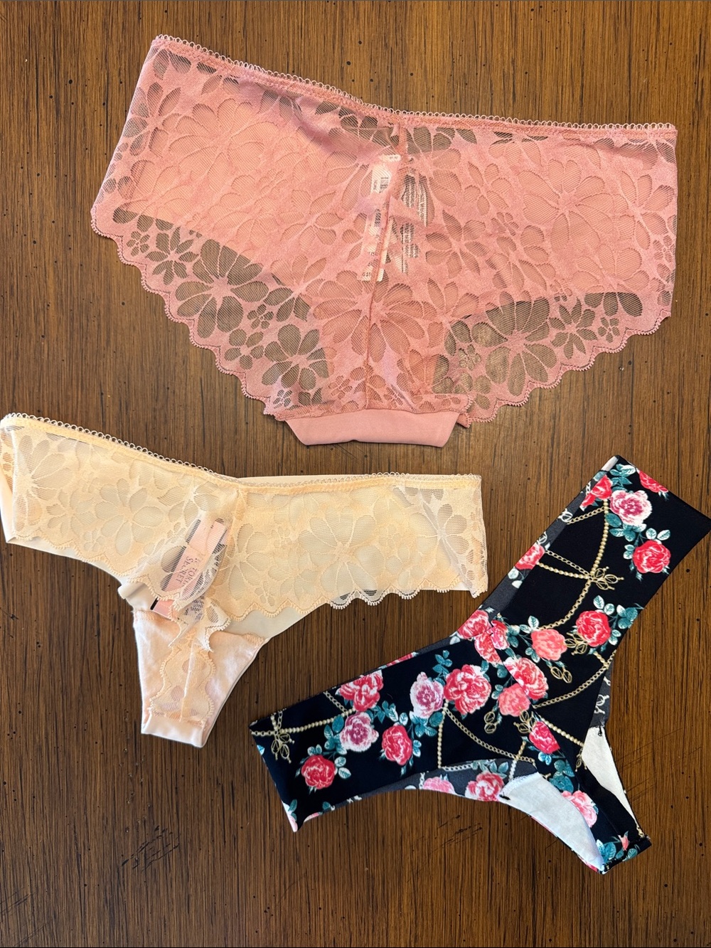 NWT Victoria’s Secret Sheer Lace Hipster & Thong Panty Set - Size S
